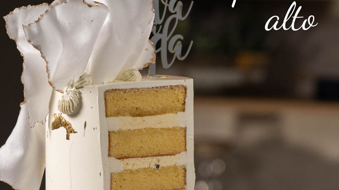 ¿Cómo cortar pasteles altos?