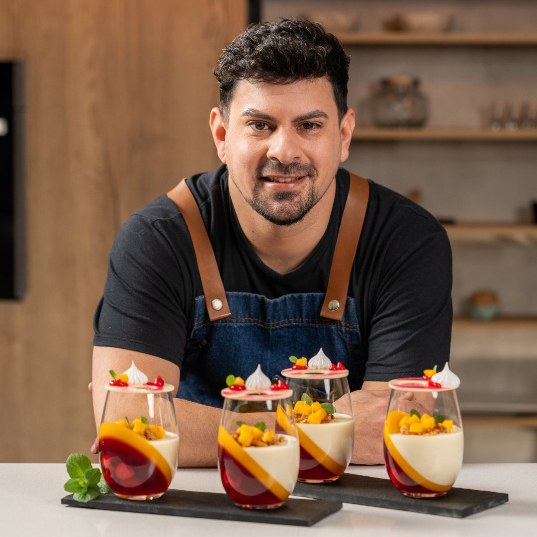 Delicias en Vaso: Elegancia y Sabor en Cada Capa