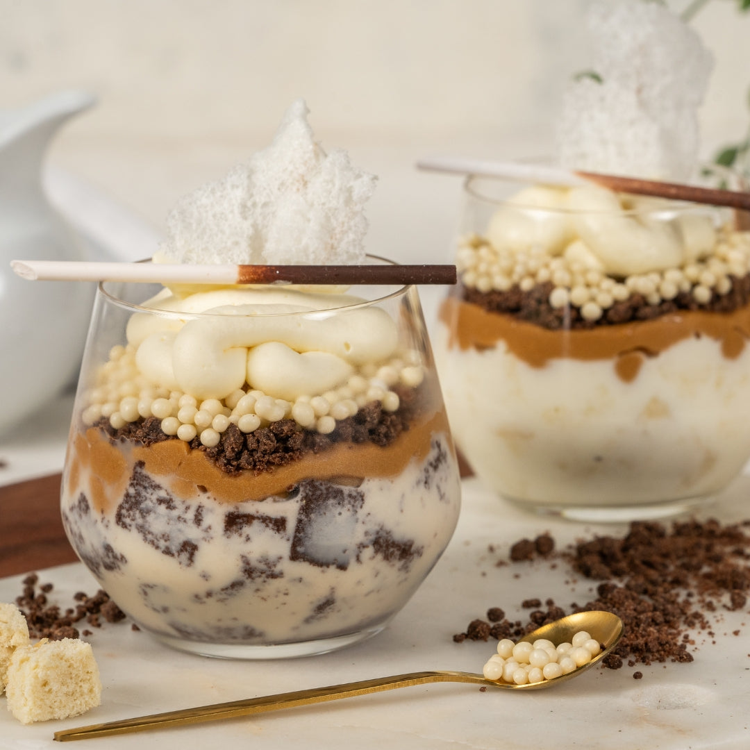 Delicias en Vaso: Elegancia y Sabor en Cada Capa