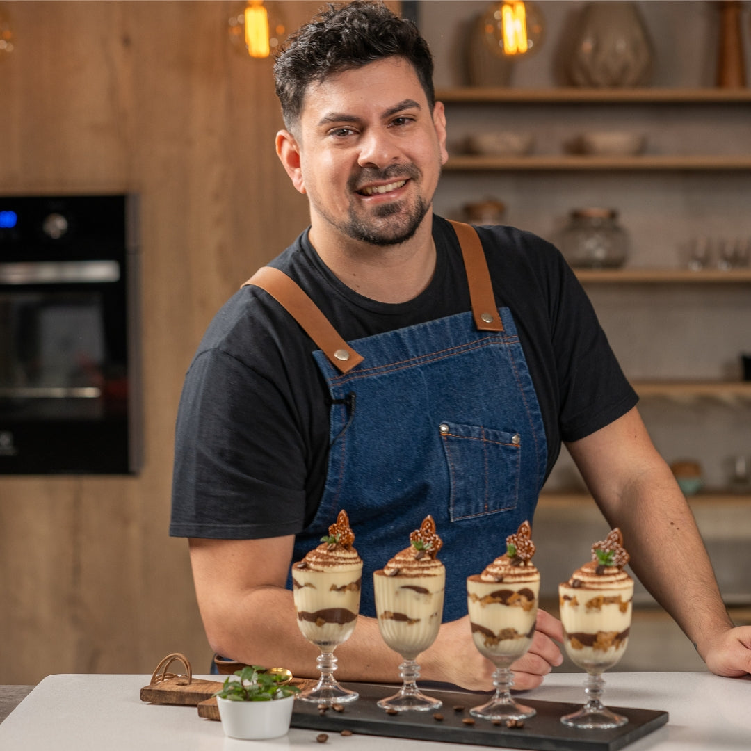 Delicias en Vaso: Elegancia y Sabor en Cada Capa