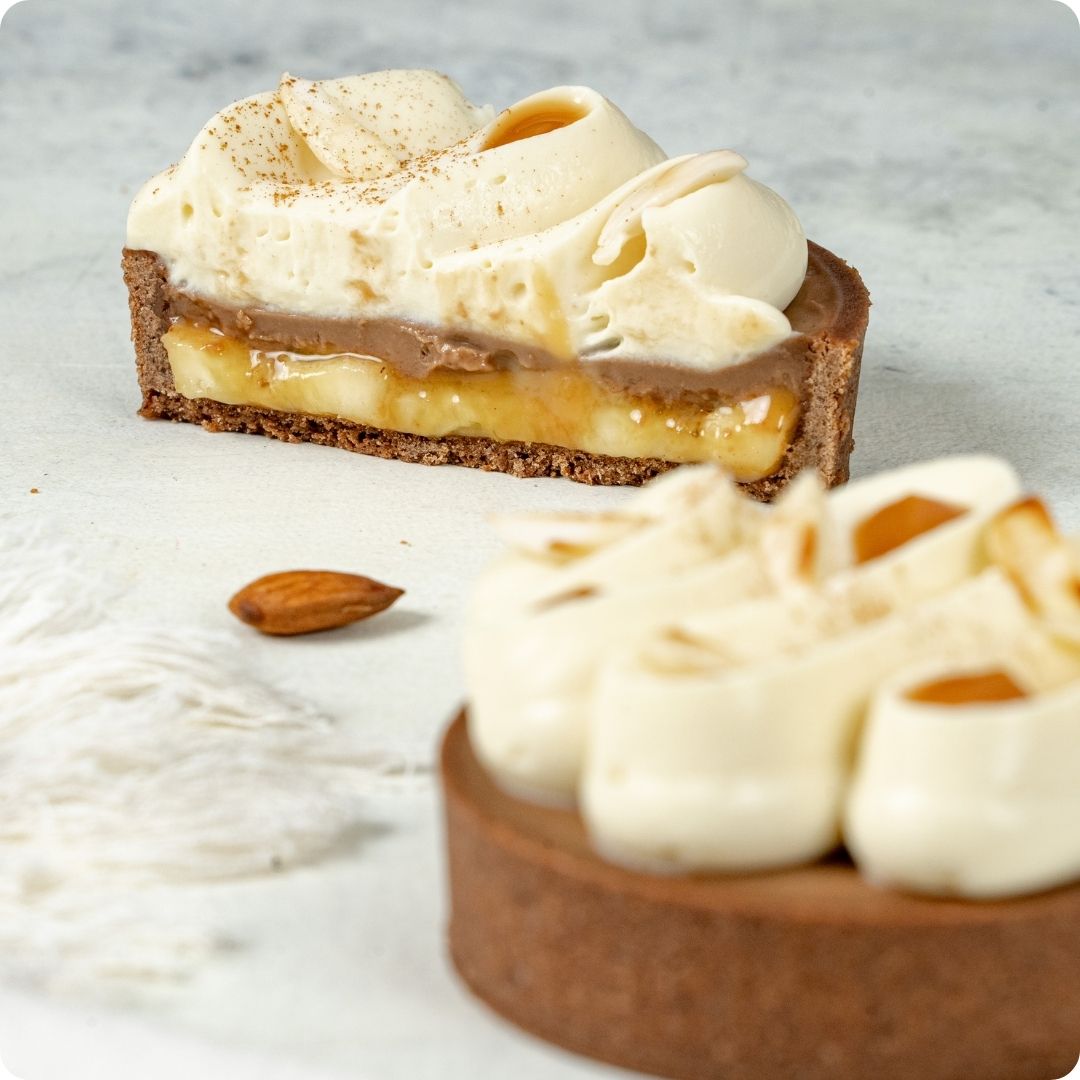 Mini Gateaux: Corazón de Frambuesa, Tarta Banoffee, Lingote de Naranja y Tarta de Arándanos