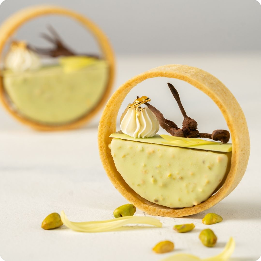 Mini Gateaux: Corazón de Frambuesa, Tarta Banoffee, Lingote de Naranja y Tarta de Arándanos